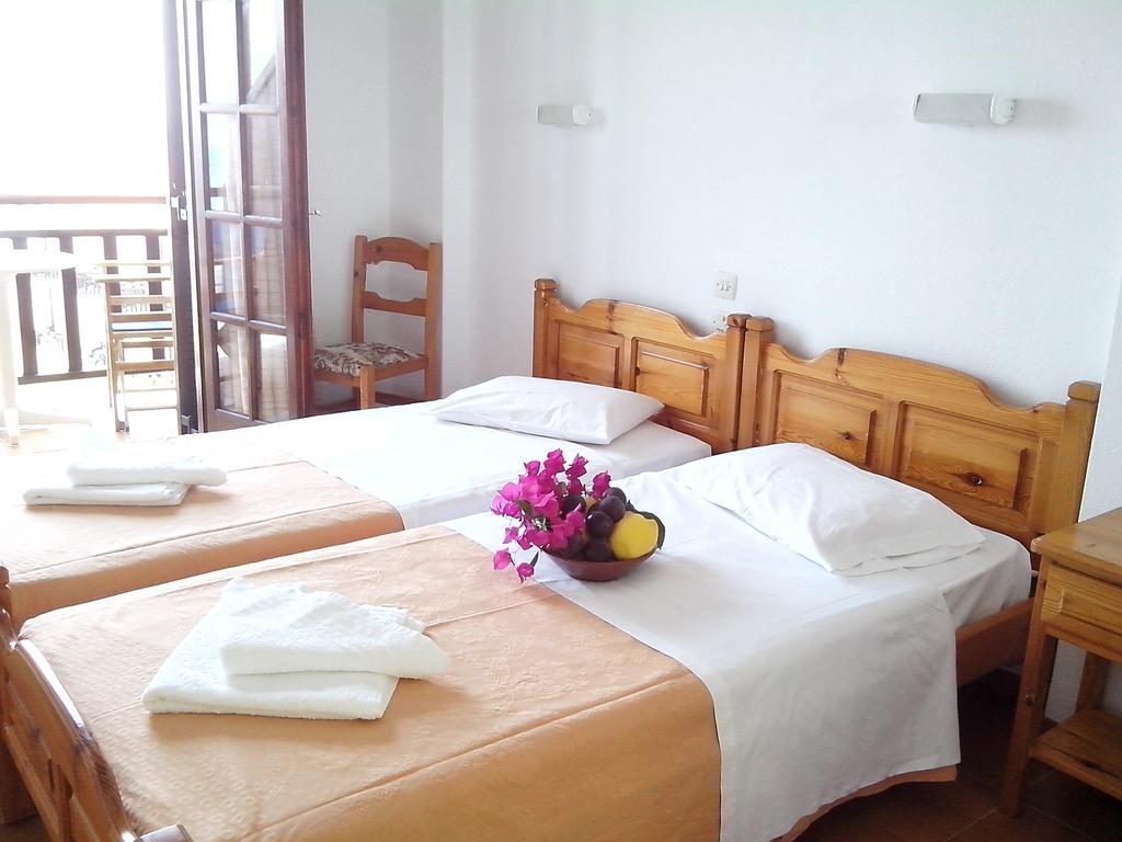 Hotel Erato Chorefton Quarto foto